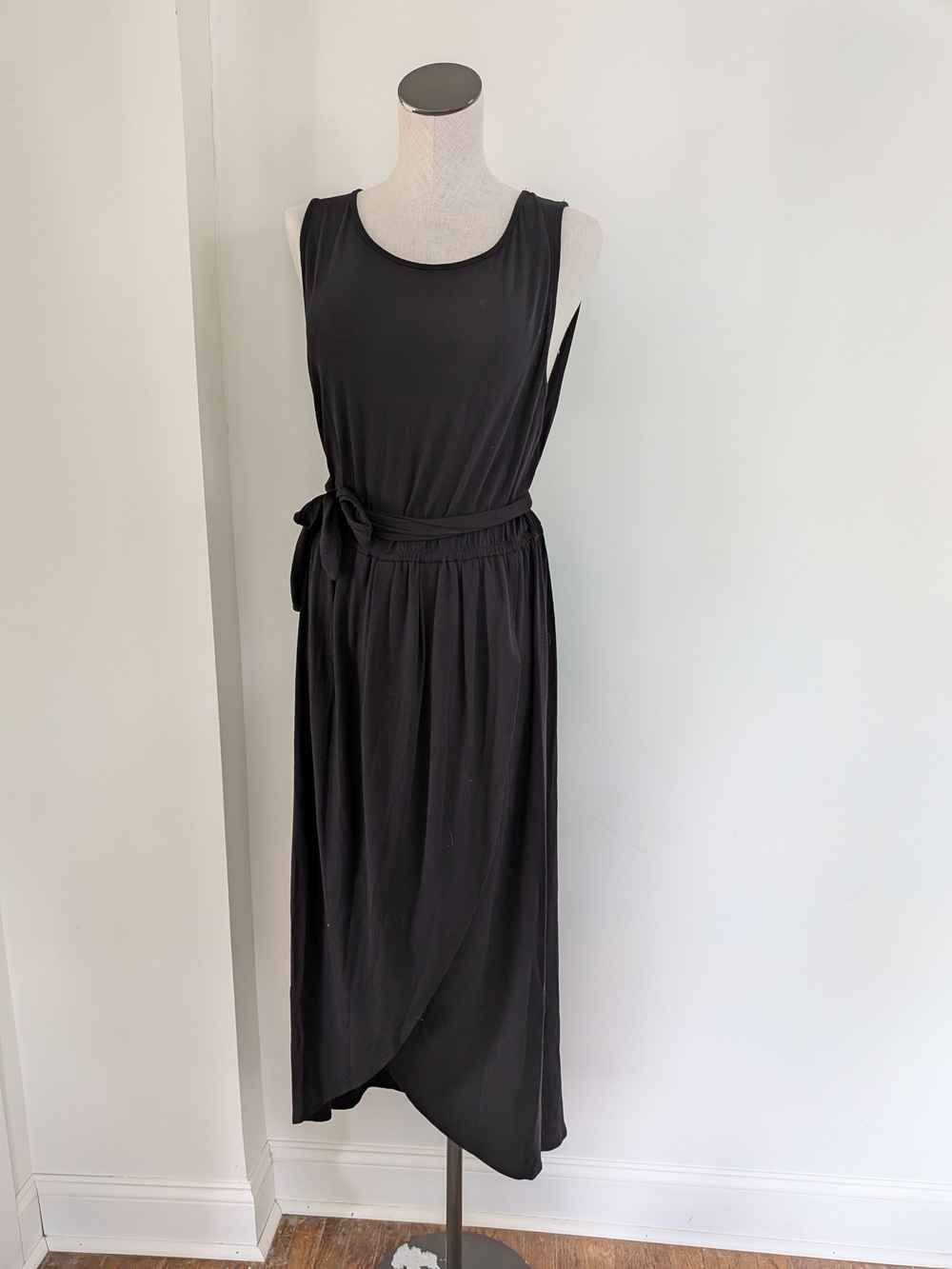 Zenana Outfitters Black Sleeveless Tie-Waist Maxi Dress
